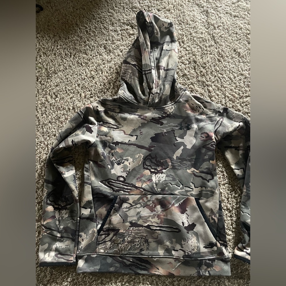 Boys camo under armour xl hoodie